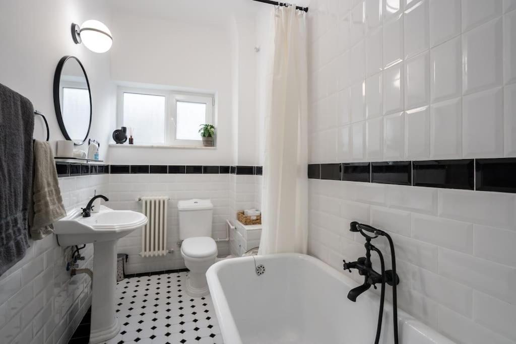 Exquisite Art Deco 2Br Apartment Prime Location 부쿠레슈티 외부 사진