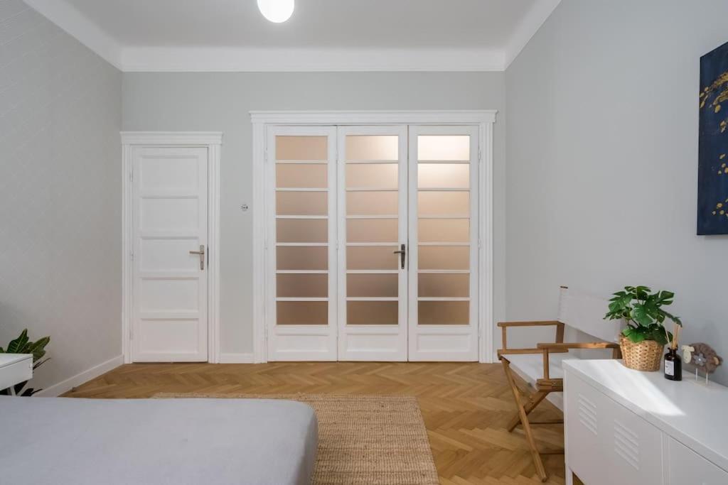 Exquisite Art Deco 2Br Apartment Prime Location 부쿠레슈티 외부 사진